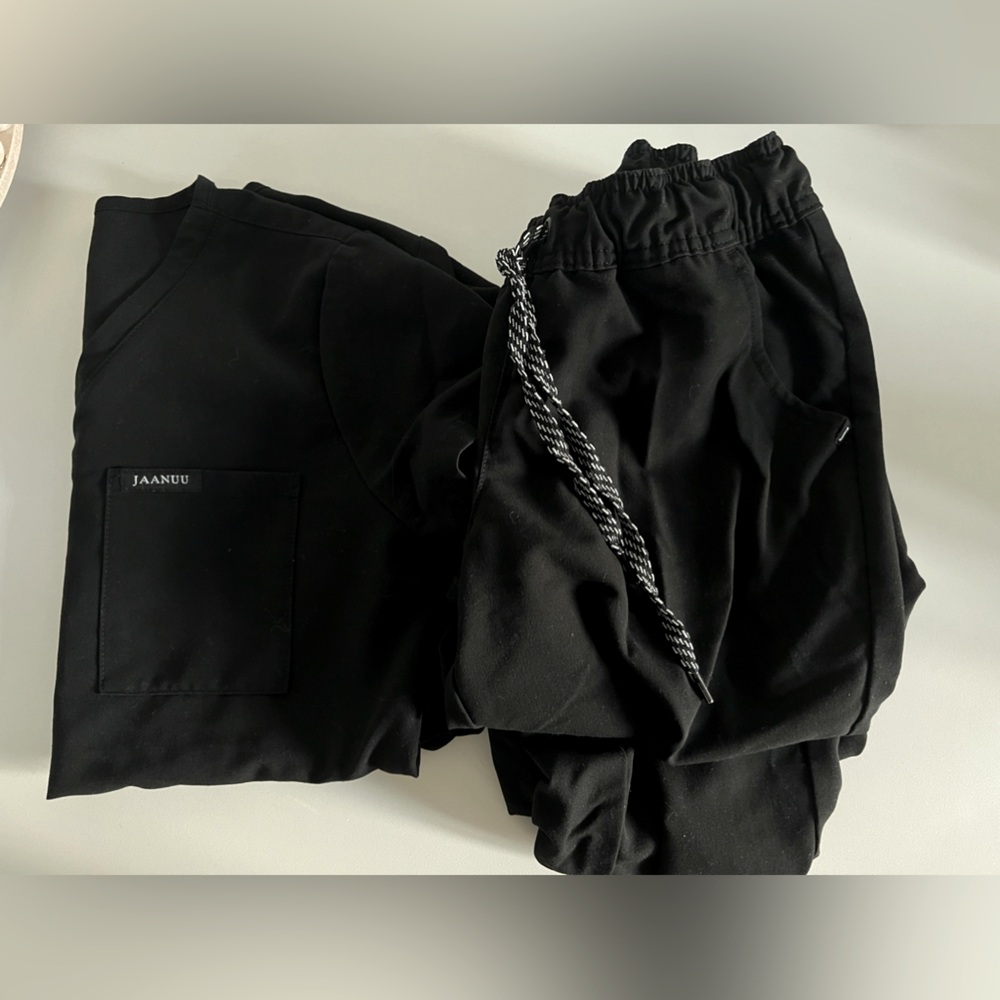 Black jaanuu Scrub Set
